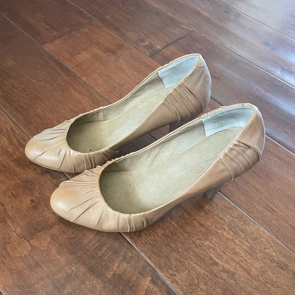 Jessica Simpson Heels Size 7.5 - Picture 5 of 8